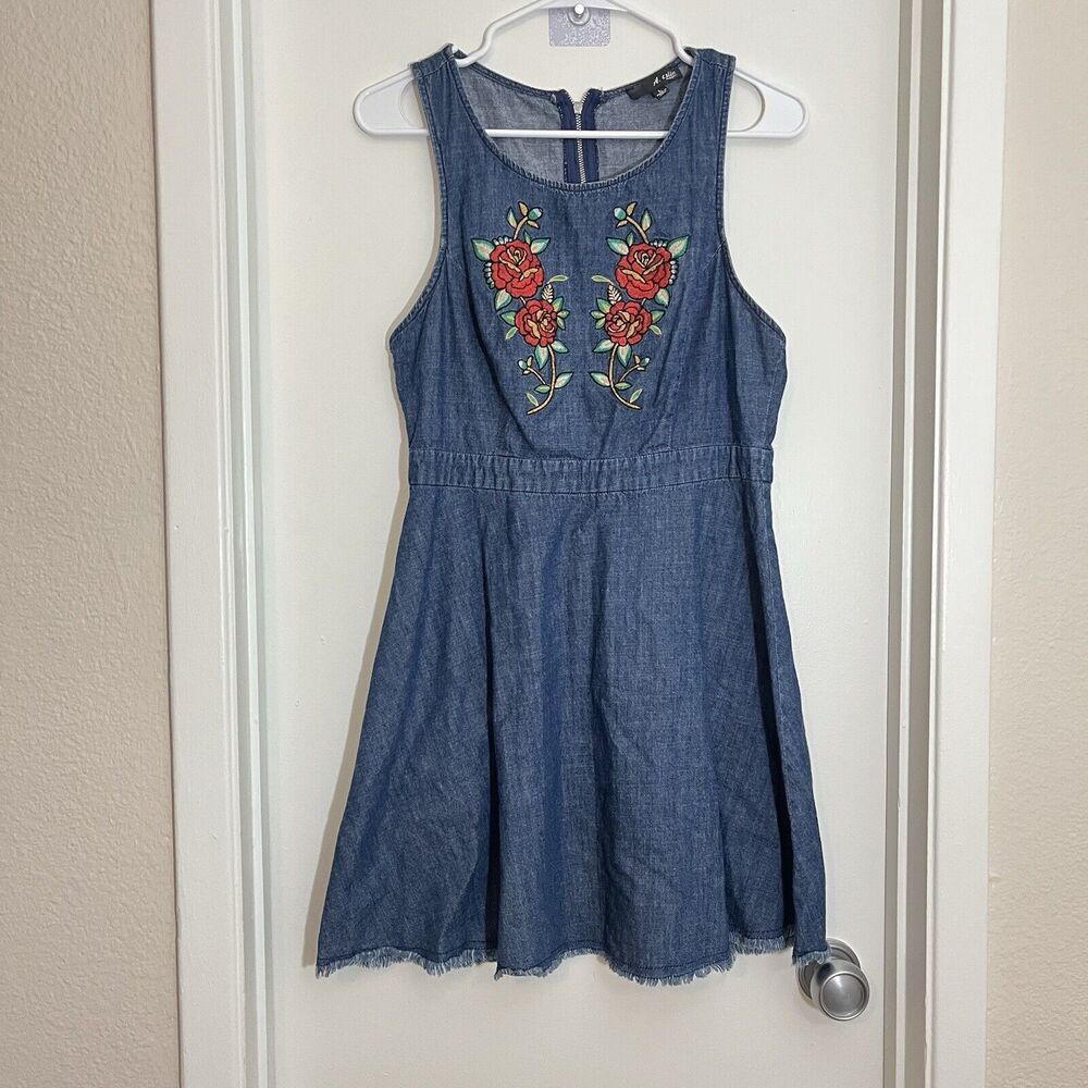 A Calin Dress Womens L Denim Mini Rose embroidered Racerback Coastal Cowgirl